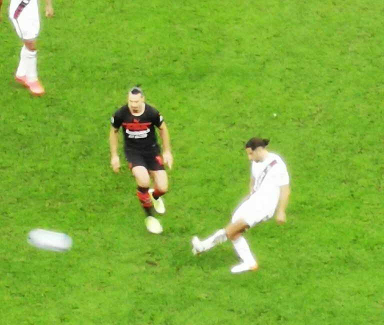 Longy e Ibrahimovic: Zlatan Ibrahimovic con la maglia del Milan nel 2021